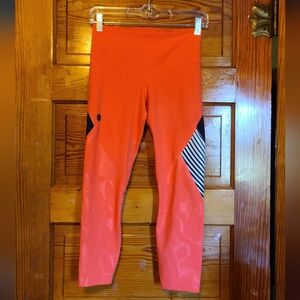 Under Armour UA Embossed Shine Graphic Cropped Logo Leggings Heatgear Size S